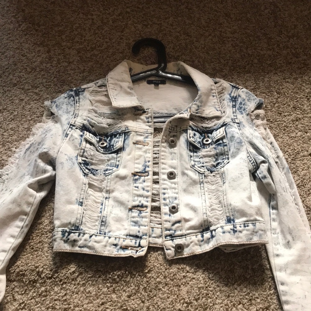 Distressed cropped denim jacket
